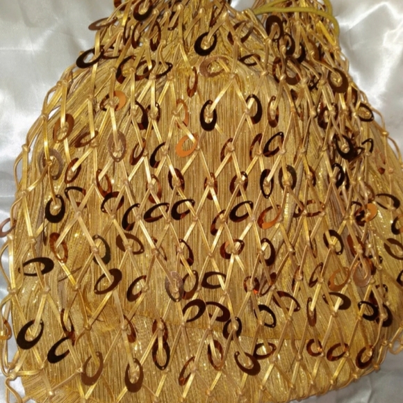 Shimmering Sequin Bag Gold for that Special Occasion - Picture 2 of 12